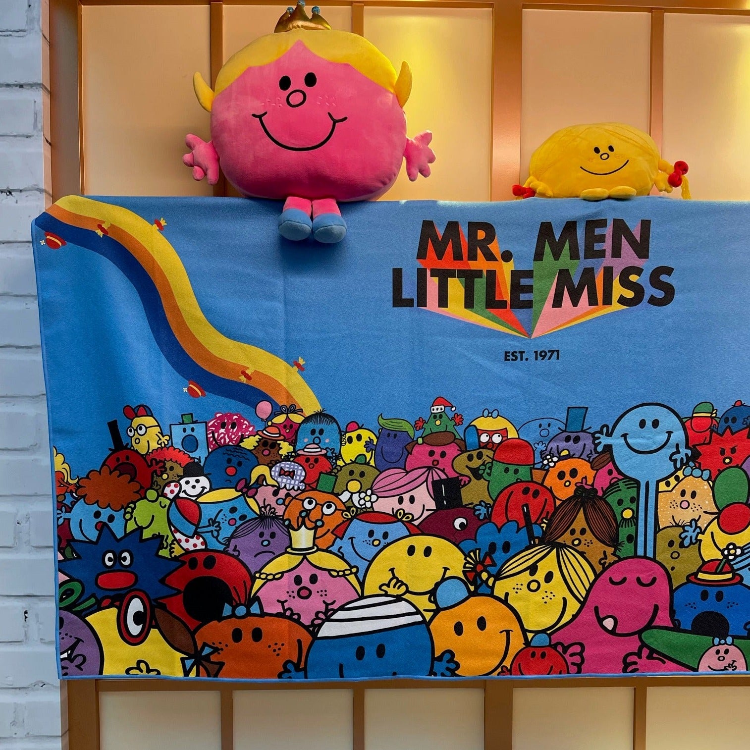 MR. MEN LITTLE MISS "DISCOVER YOU" BEACH TOWEL